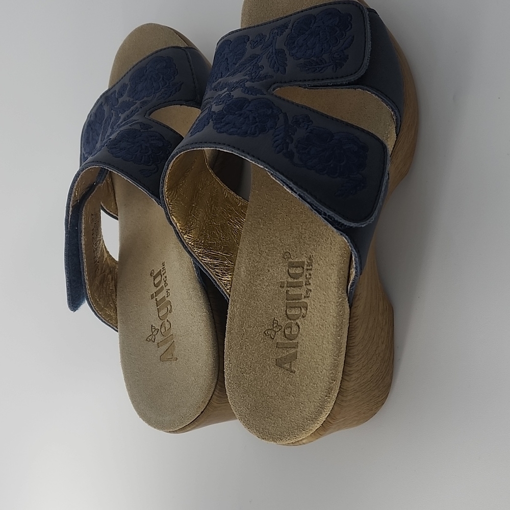 Alegria Linn Embroidered Leather Wedge Sandals 37 - Picture 2 of 10